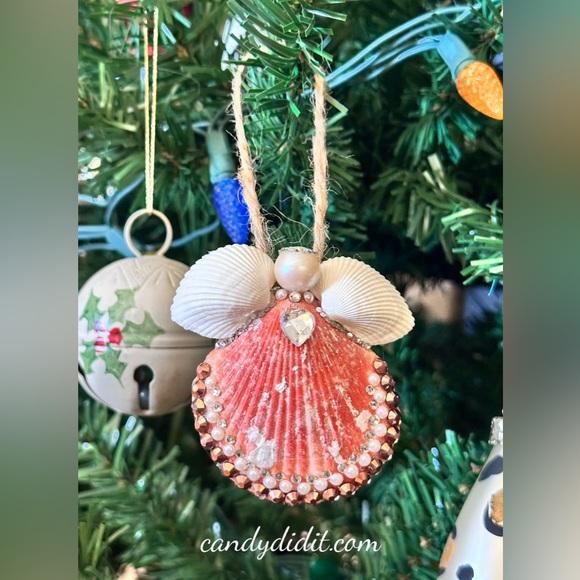 Handcrafted Seashell Ornament with Pearls - Picture 3 of 3